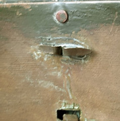 Agrafes crampons avant. Agrafes crampons avant.