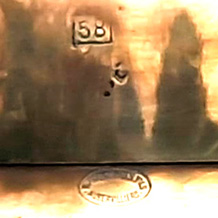 Ensemble des marquages sur l'arrière d'un casque. Ensemble des marquages sur l'arrière d'un casque.