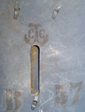 Marquage du fabricant (Compagnie Coloniale)et taille.