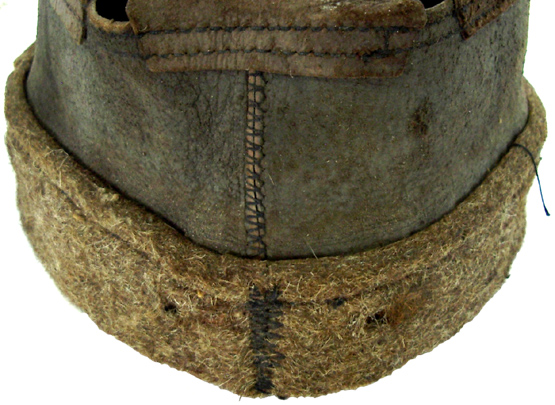 Détail des coutures. Détail des coutures.