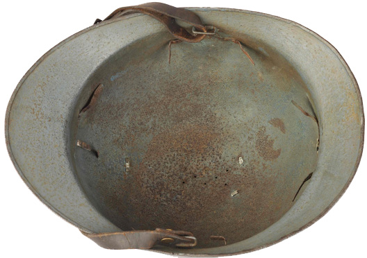 Disposition des agrafes-crampons, coque à trous d'aération de 3 mm. Disposition des agrafes-crampons, coque à trous d'aération de 3 mm.