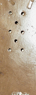 Perforations de 4 mm. Perforations de 4 mm.