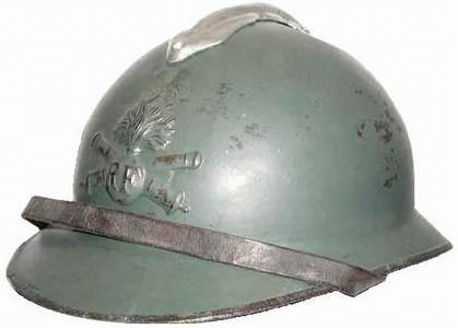 Exemplaire repeint en gris artillerie. Exemplaire repeint en gris artillerie.