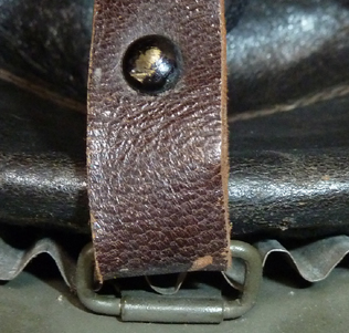 Après 1924, rivet coté fixe (recto). Après 1924, rivet coté fixe (recto).