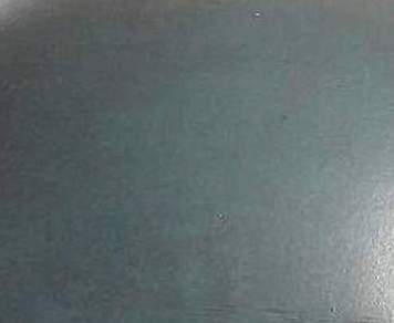 Bleu tardif (bleu gris fer). Bleu tardif (bleu gris fer).