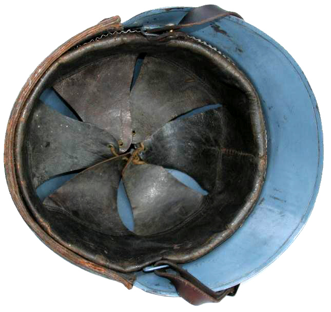 Coiffe du type modèle 1915/16 avec les plaquettes ondulées Mle 19.