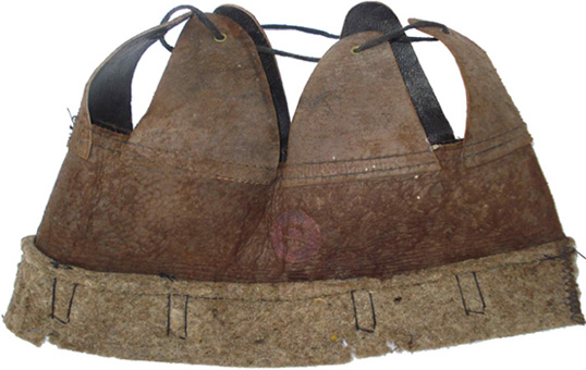 Coiffe dépliée (envers). Coiffe dépliée (envers).