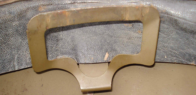 Retour de cuir intérieur. Retour de cuir intérieur.