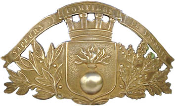 Plaque peu ajourée.