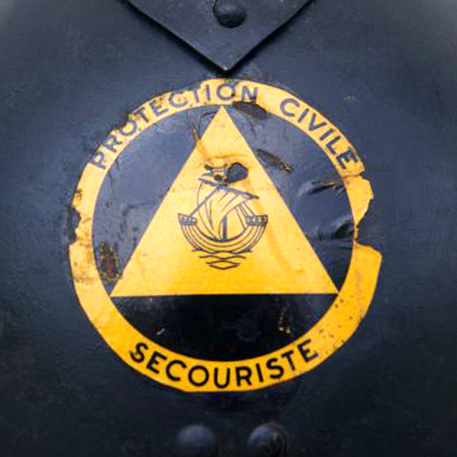 L'auto-collant a été découpé en cercle.