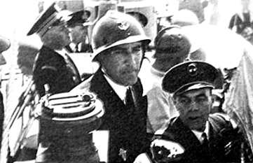 FNFL, attribut de casque tropical.