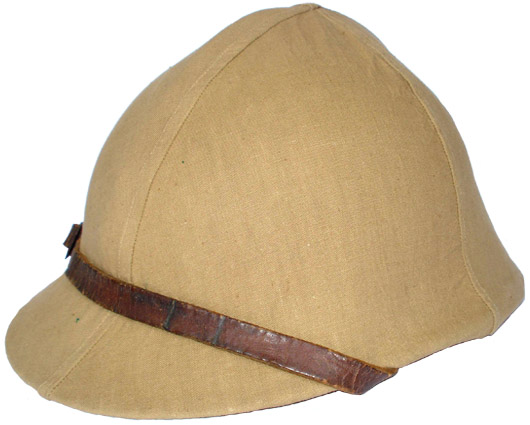 Couvre-casque fin de guerre et après, 4 piéces.