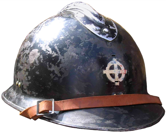 Casque militaire réutilisé par les Equipes Nationales.