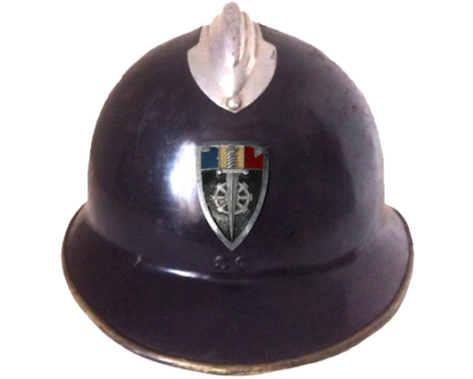 Casque de la police réutilisé par la Garde des voies de communication.