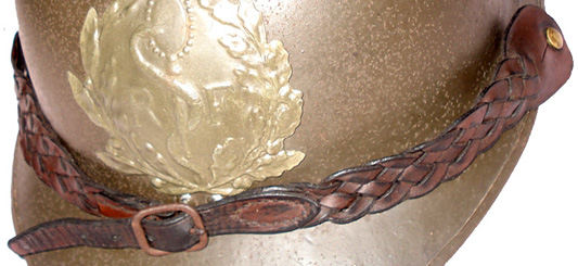 Jugulaire tressée du commerce.