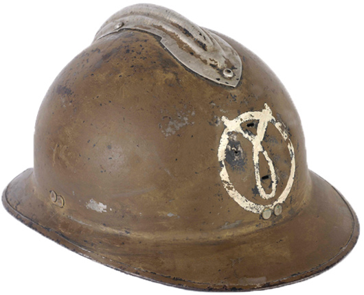 Casque perçu en 1944 avec la tenue kaki Mle 41.