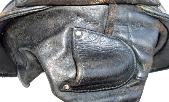 Gros plan sur le déflecteur et le passant. Gros plan sur le déflecteur et le passant.