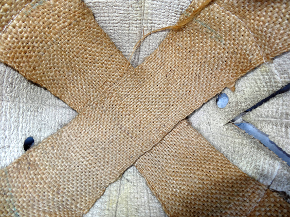 Bandes de renfort en toile de jute. Bandes de renfort en toile de jute.