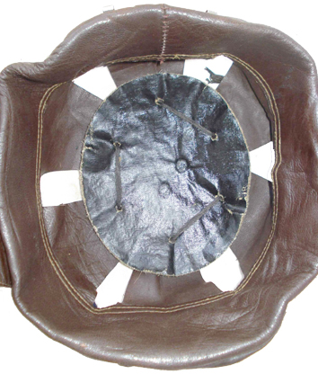 Tampon amortisseur motocycliste en place dans la coiffe.