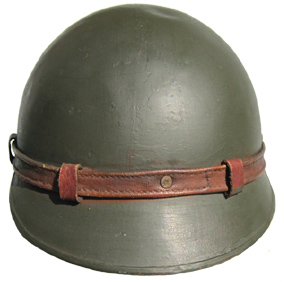 Mle 35 motocycliste, modifié à l'aide d'éléments de casque civil. Mle 35 motocycliste, modifié à l'aide d'éléments de casque civil.