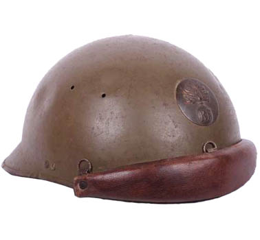 Mle 35/40, muni des anneaux de fixation du couvre-casque.