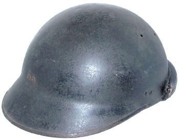 Mle 37, garde-nuque de 50 mm décrochement de 155°.