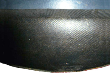 Bourrelet en simili-cuir strié.