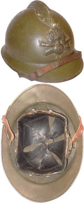 Casque Adrian modèle 26 de l'artillerie.