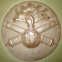 Rondache de l'artillerie modèle 37.