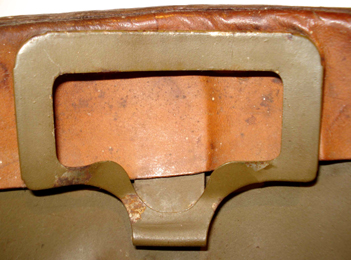 Lame ressort support de coiffe avant.