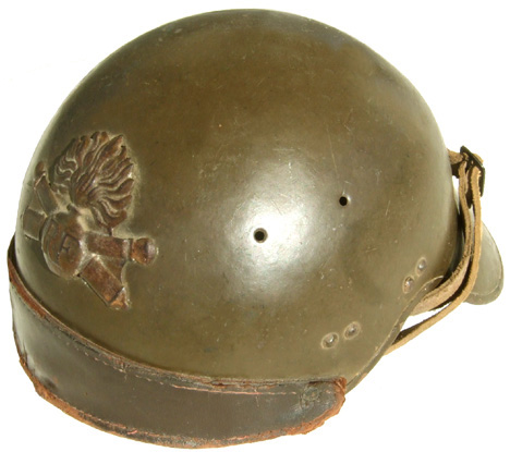 Mle 36 avec attribut Mle 15 de l'artillerie.