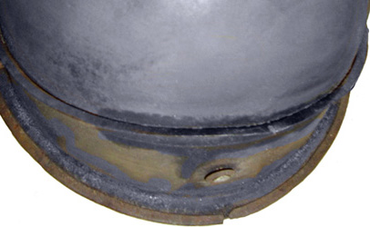 Gouttière de maintien du bourrelet. Gouttière de maintien du bourrelet.