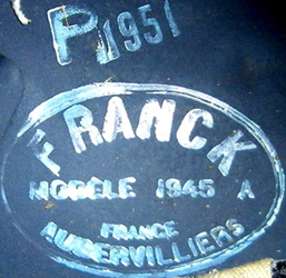 Version armée de l'air, taille P, 1951. Version armée de l'air, taille P, 1951.