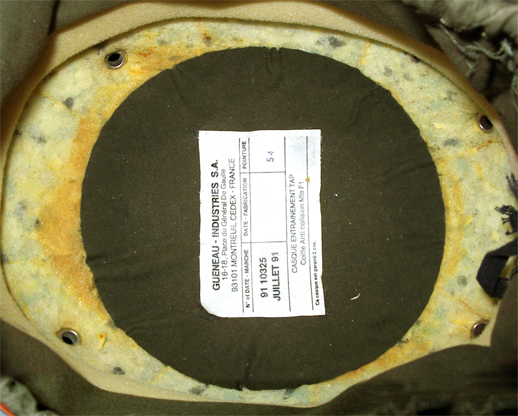 Doublures intérieures en mousse et toile.