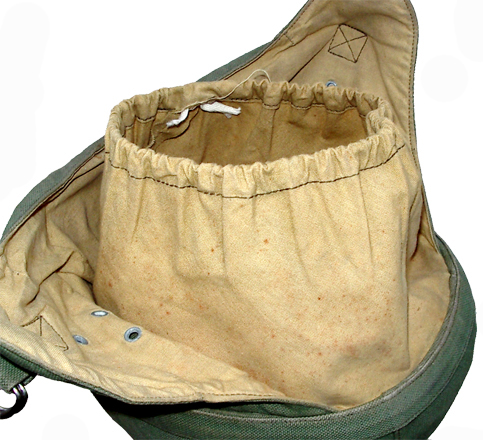 Manchon de coiffe développé vers l'extérieur.