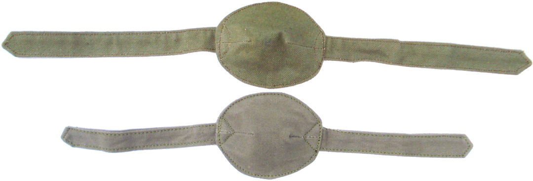 Comparaison entre la jugulaire du 1er modèle (en haut) et celle du second modèle (en bas). Comparaison entre la jugulaire du 1er modèle (en haut) et celle du second modèle (en bas).