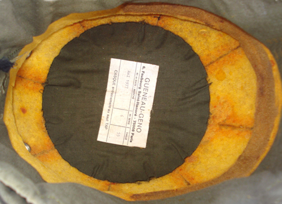 Doublures intérieures en mousse et toile.