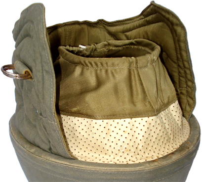 Manchon de coiffe développé vers l'extérieur.