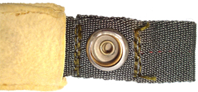 Vue de dessous, tirette à pression.