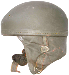 Type 202-F1 repeint en vert armée. Type 202-F1 repeint en vert armée.