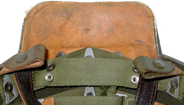 Nuquière à pressions.