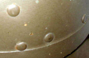 Rivets à tête bombée.