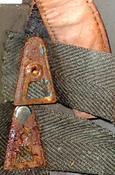 Plaques de maintien.