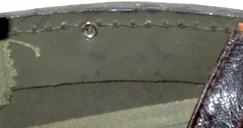 Couture du bandeau intérieur.