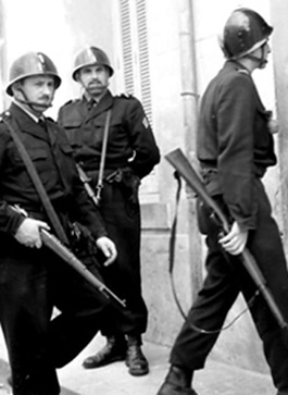 C.R.S en Algérie. C.R.S en Algérie.