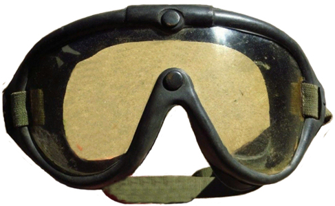 Wind and dust Googles US, Polaroïd M44. Wind and dust Googles US, Polaroïd M44.