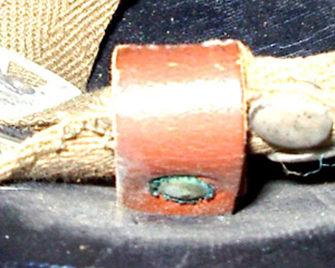 Rivet de fermeture du passant. Rivet de fermeture du passant.