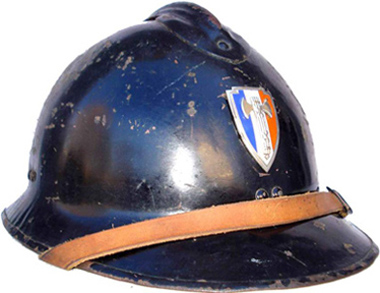 Casque Mle 26 de la police de Vichy. Casque Mle 26 de la police de Vichy.