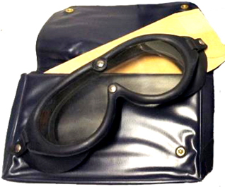 L'eveloppe jaune contient des verres interchangeables de différentes couleurs. L'eveloppe jaune contient des verres interchangeables de différentes couleurs.