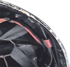 La coque est plus épaisse que sur les modèles français. La coque est plus épaisse que sur les modèles français.